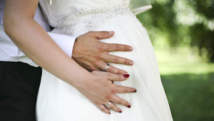Elle accouche lors de son mariage Elle accouche lors de son mariage