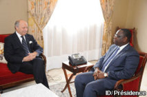 Laurent Fabius reçu par Macky Sall Laurent Fabius reçu par Macky Sall