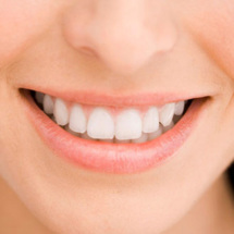 Sourire diminue le stress selon des chercheurs américains Sourire diminue le stress selon des chercheurs américains