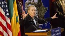 Clinton quitte le Sénégal pour l'Ouganda et le Soudan Clinton quitte le Sénégal pour l'Ouganda et le Soudan