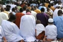 Des "Ibadourahmane" ont célébré la Korité samedi, sous une forte pluie Des "Ibadourahmane" ont célébré la Korité samedi, sous une forte pluie
