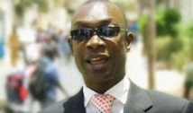 Affaire Tamsir Jupiter Ndiaye : Me Khassimou Touré défendra le chroniqueur empêtré dans une histoire d’homosexualité Affaire Tamsir Jupiter Ndiaye : Me Khassimou Touré défendra le chroniqueur empêtré dans une histoire d’homosexualité