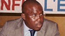 Son dossier transmis à la Justice deux jours après sa sortie contre la première dame : cherche-t-on à museler Abdou Aziz Diop ? Son dossier transmis à la Justice deux jours après sa sortie contre la première dame : cherche-t-on à museler Abdou Aziz Diop ?