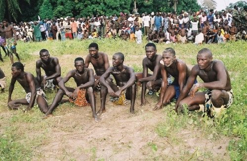 Oussouye, Humëbël ou fête du roi 2013 : le Royaume d’Analoufaye sous le signe de la Paix Oussouye, Humëbël ou fête du roi 2013 : le Royaume d’Analoufaye sous le signe de la Paix