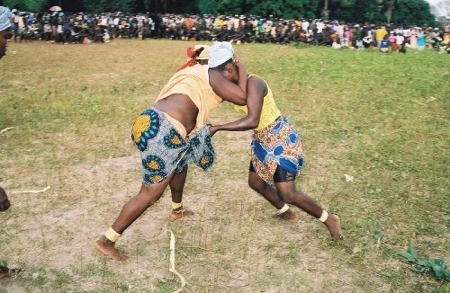Oussouye, Humëbël ou fête du roi 2013 : le Royaume d’Analoufaye sous le signe de la Paix Oussouye, Humëbël ou fête du roi 2013 : le Royaume d’Analoufaye sous le signe de la Paix