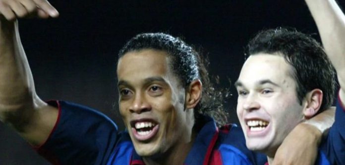 Iniesta raconte l’incroyable mensonge de Ronaldinho aux joueurs du Barca