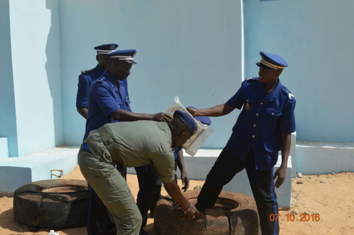 300kg de «brown» saisis en l’espace de 48h par la gendarmerie de keur massar 300kg de «brown» saisis en l’espace de 48h par la gendarmerie de keur massar