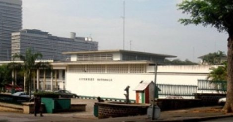 Côte d’Ivoire: le Parlement vote pour sa nouvelle Constitution