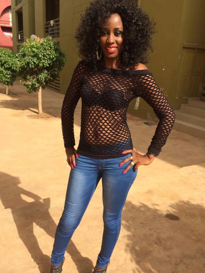 Queen Biz - EKSINA (Official Video)