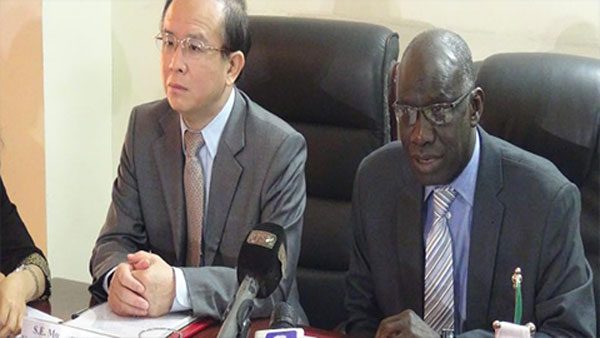 Coopération culturelle entre le Sénégal et la Chine : Mbagnick Ndiaye et Ding Wei signent le protocole d’exécution