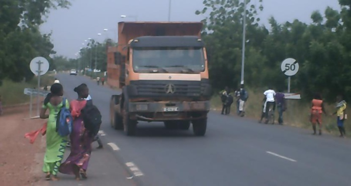 Tambacounda : Le danger qu’encourent les élèves de deux établissements scolaires à Tamba Socé. Tambacounda : Le danger qu’encourent les élèves de deux établissements scolaires à Tamba Socé.