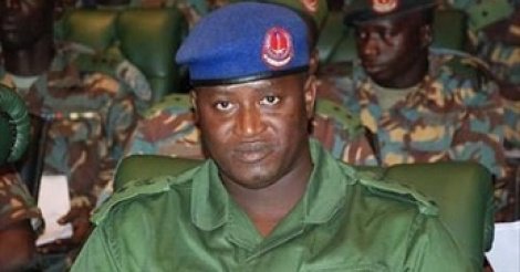 4 militaires livrés à Barrow, le général Colley gardé par la Dic