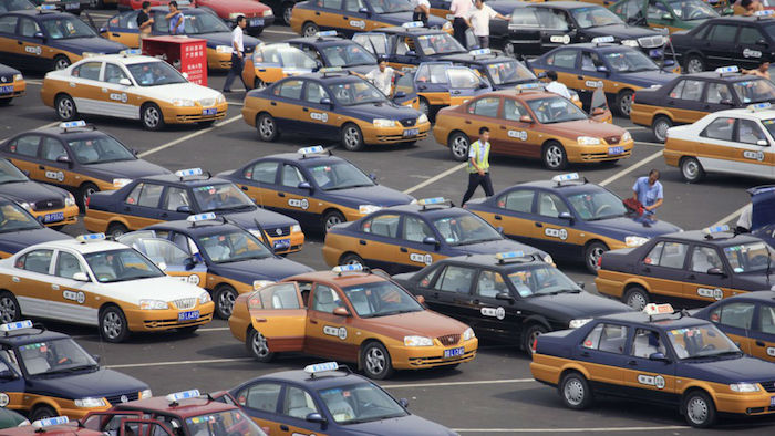 Pékin va remplacer tous ses taxis à essence par des voitures électriques
