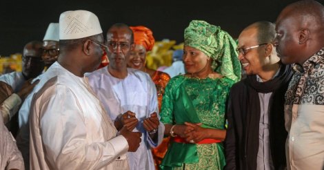 Opération de charme de Macky chez Aïssata Tall