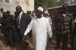 Macky Sall chez les familles endeuillées de Bettenty