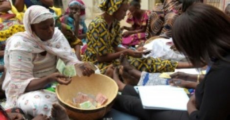 La tontine, ou le micro-crédit au féminin, fait recette au Sénégal
