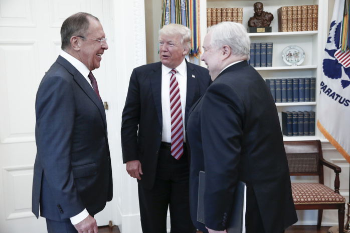 Trump a dévoilé des infos top secrètes à la Russie en voulant se vanter Trump a dévoilé des infos top secrètes à la Russie en voulant se vanter