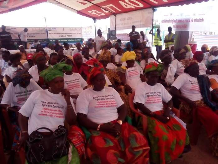 Le FONGIP était présent au Centre d’Intervention d’Action( Aid Sénégal) sis à Foundiougne pour une participation à la foire locale des produits agricoles avec Monsieur Bassirou NGOM,Chef de zone Kaolack,Kaffrine,Fatick