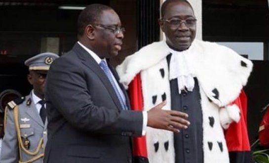 Possibilité de voter avec les cartes numérisées, passeports… # Macky a saisi les 7 sages