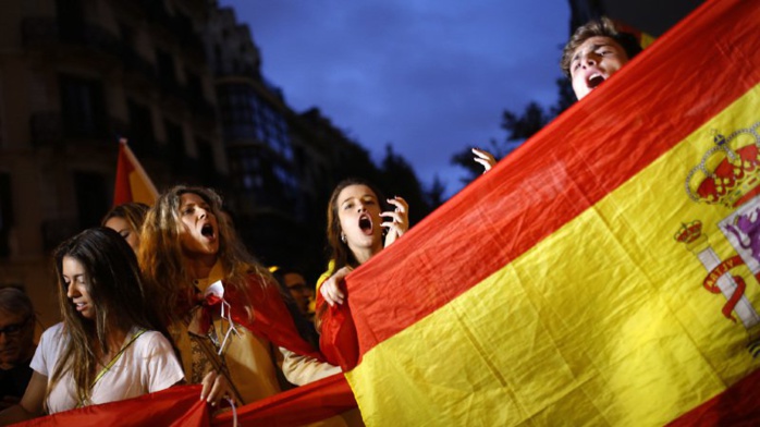 Espagne : la Cour constitutionnelle suspend la session du Parlement catalan prévue lundi pour prévenir un vote sur l'indépendance