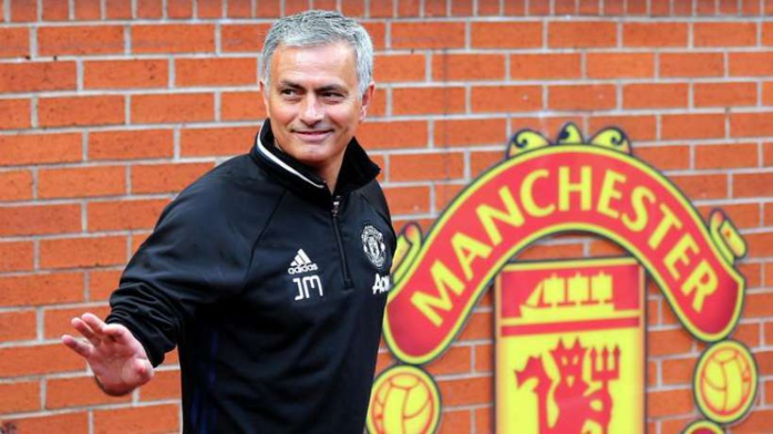 José Mourinho met la pression sur Manchester United