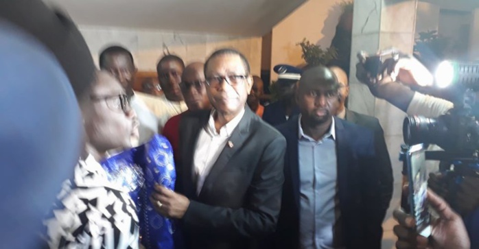 AEROPORT LSS : Youssou Ndour accueilli en héros