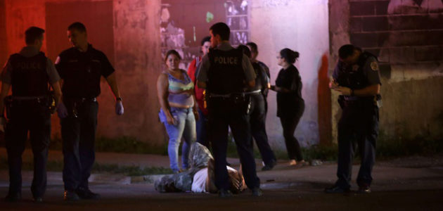 Texas : un homme ouvre le feu dans une église et fait au moins 20 morts