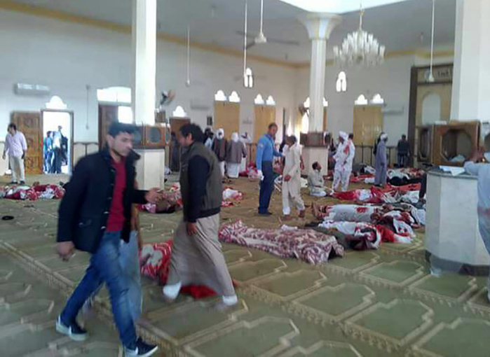 Au moins 200 morts dans l’attaque d’une mosquée dans le Sinaï égyptien