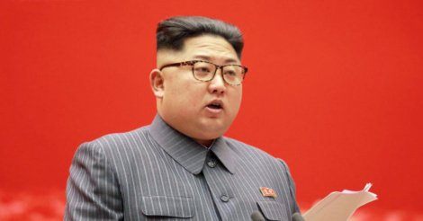 Kim Jong-Un dit qu'il a le bouton de lancement nucléaire sur son bureau