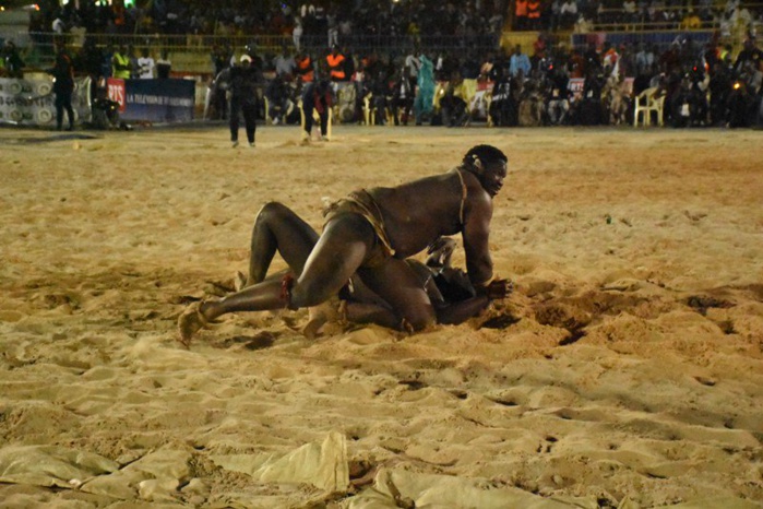 Tapha Tine trop fort pour Yékini Jr