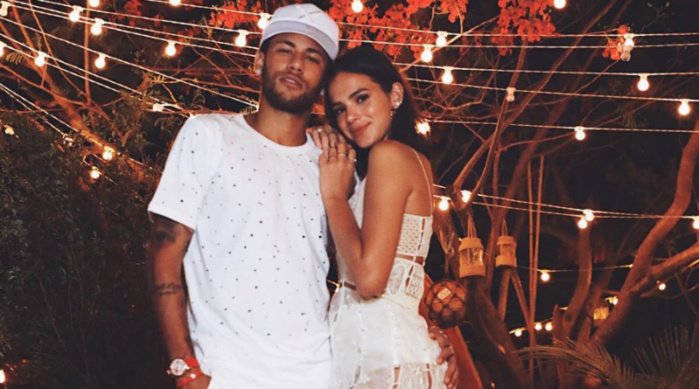 La main (baladeuse) de Neymar fait réagir La main (baladeuse) de Neymar fait réagir