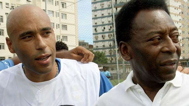 Pelé hospitalisé pour épuisement au Brésil