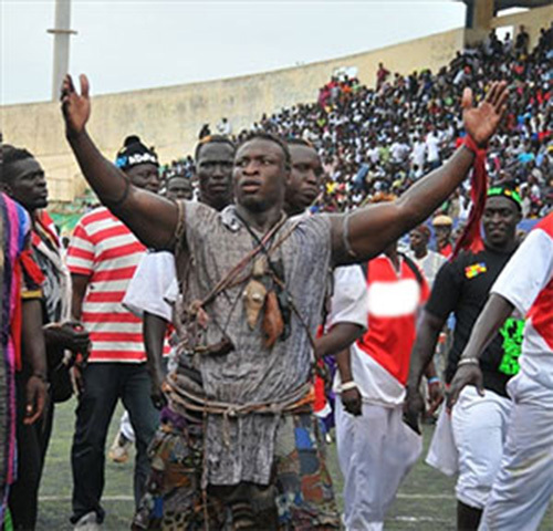 Ama Baldé impose sa force et corrige Papa Sow