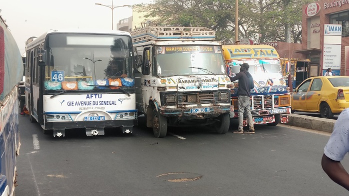 En image – L’indiscipline du transport sur nos routes En image – L’indiscipline du transport sur nos routes