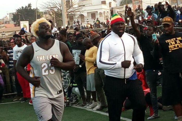 (Vidéo) Open press Balla Gaye 2 – L’entrée explosive avec son nouveau look (Vidéo) Open press Balla Gaye 2 – L’entrée explosive avec son nouveau look