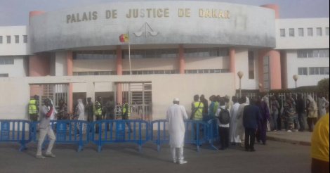 Affluence au Tribunal de Dakar