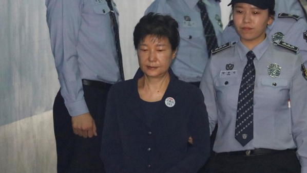 Corée du Sud: l'ex-présidente Park Geun-hye condamnée à 24 ans de prison