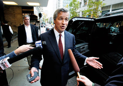 La réponse de ce millionnaire à une jolie fille à la recherche d'un mari riche n'a pas de prix!