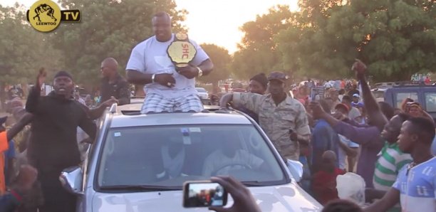 MMA - Bombardier accueilli triomphalement à Mbour après sa victoire sur Rocky Balboa