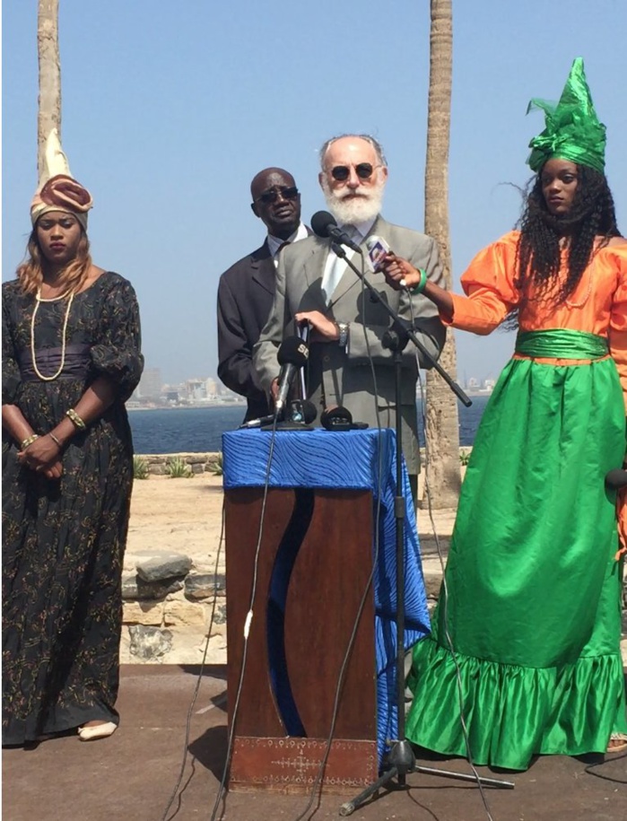 L'inauguration de la "Place de l'Europe" sur l'île de Gorée choque les internautes sénégalais L'inauguration de la "Place de l'Europe" sur l'île de Gorée choque les internautes sénégalais