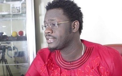 Escroquerie : Omaro dans de sales draps