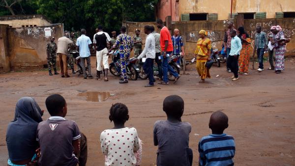 Présidentielle au Mali: les bureaux de vote ont commencé à ouvrir