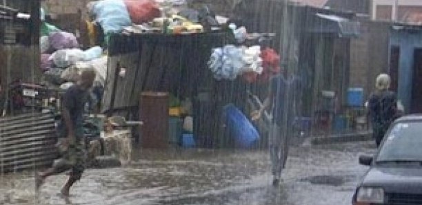 Fortes pluies : Grand Mbao envahi par les eaux