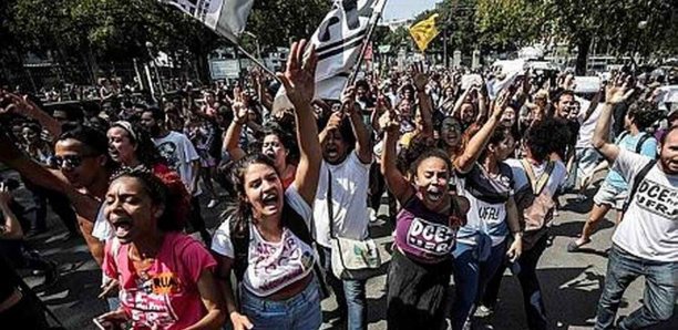 Brésil: un candidat à la présidentielle attaqué à l'arme blanche