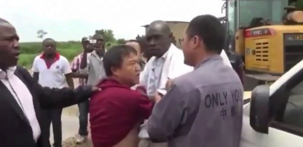 Le combat du siècle entre un Chinois et un ministre ougandais qui a reçu ses pots-de-vin