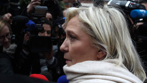Marine Le Pen : la justice veut un examen psychiatrique, elle pête les plombs !