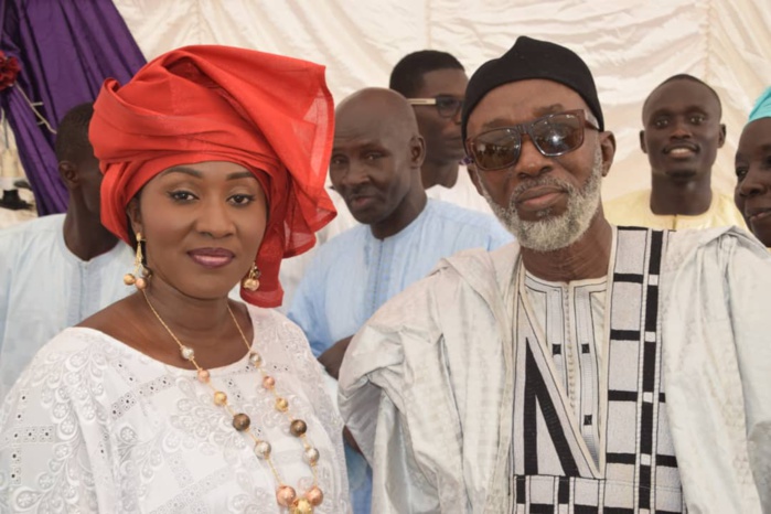 Émouvantes retrouvailles entre l'une des épouses de Cheikh Béthio et son père Émouvantes retrouvailles entre l'une des épouses de Cheikh Béthio et son père