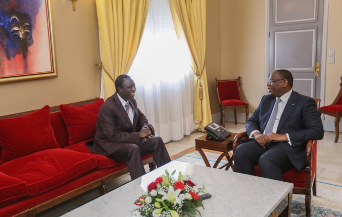 Thione Seck au Palais pour… Thione Seck au Palais pour…