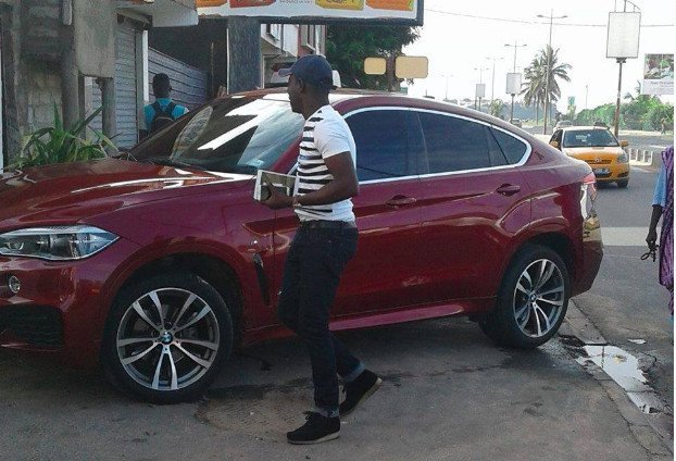 DJ Boups achète la radio Nostalgie et la rebaptise IRadio