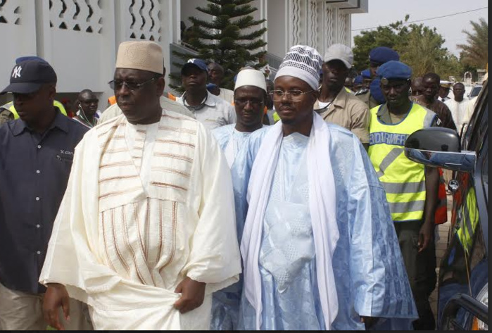 VISITE PRÉSIDENTIELLE À TOUBA - Le Président se mue en conférencier, enchaîne des vers de Serigne Touba et souhaite des prières pour sa réélection VISITE PRÉSIDENTIELLE À TOUBA - Le Président se mue en conférencier, enchaîne des vers de Serigne Touba et souhaite des prières pour sa réélection